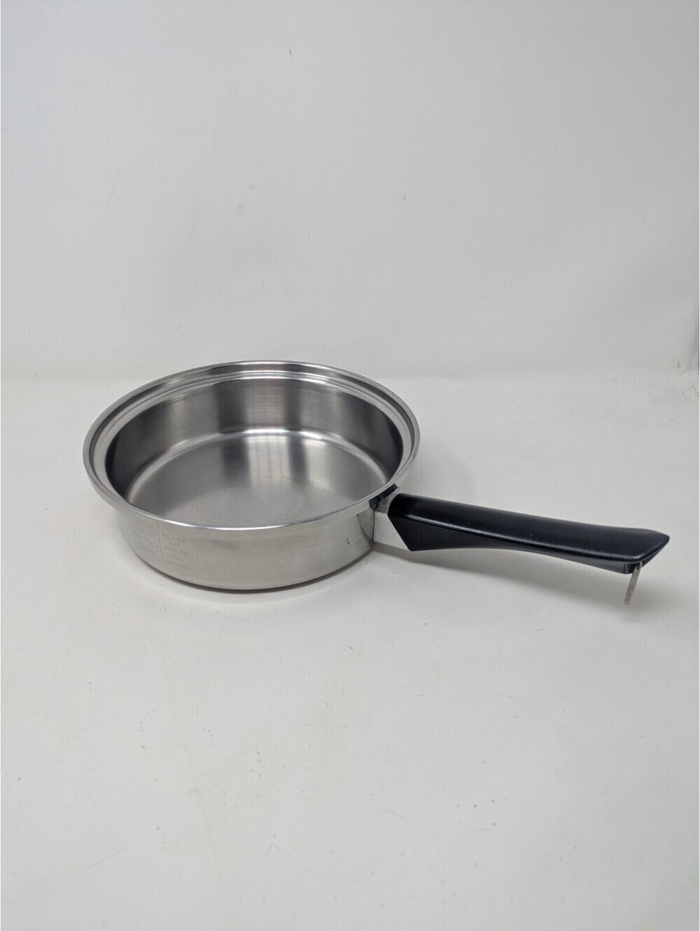 Amway Queen 8.5” Sauce Pan With Lid 18/8 Multi Ply Stainless Steel